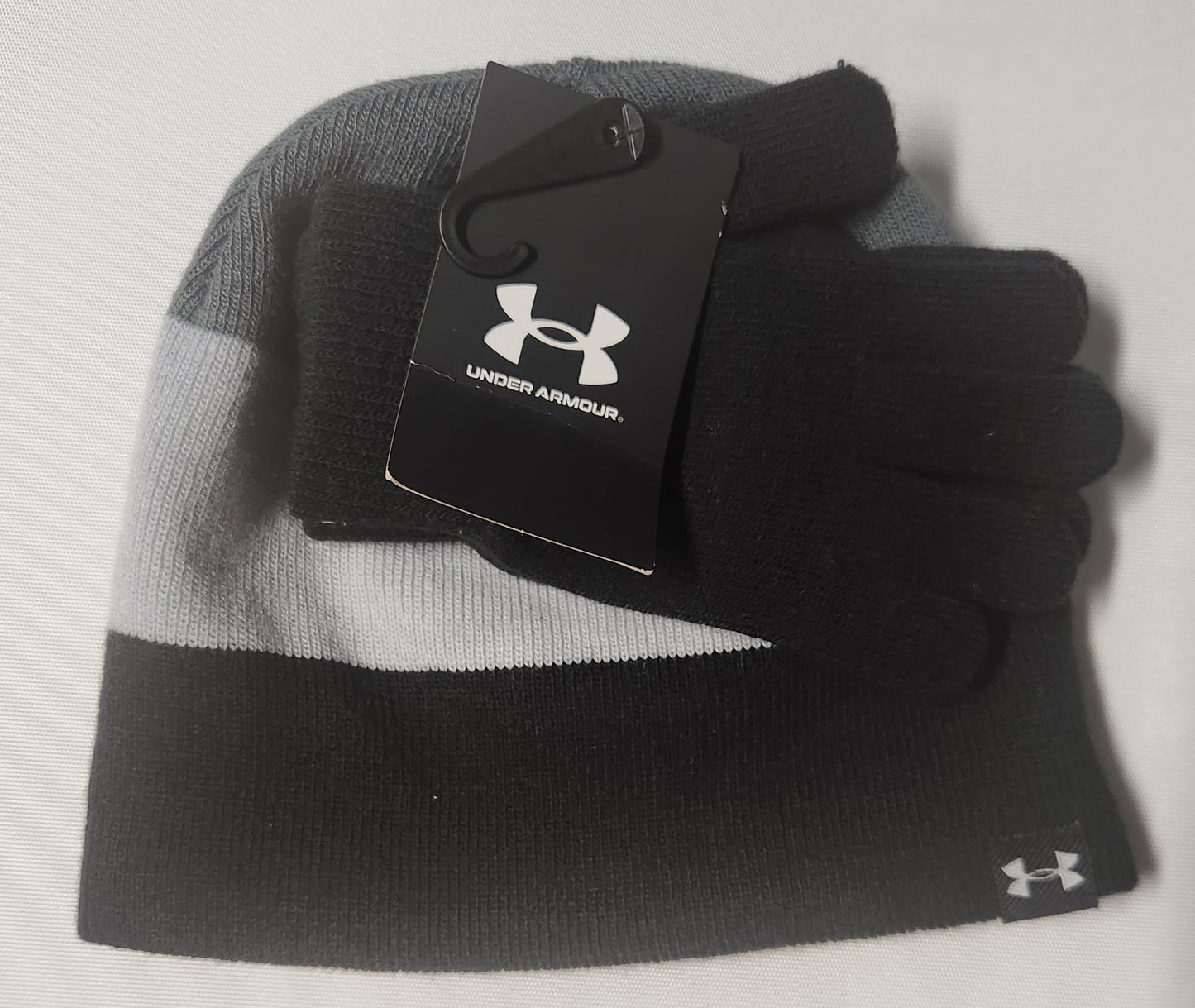 Under Armour Boys Beanie and Gloves Combo