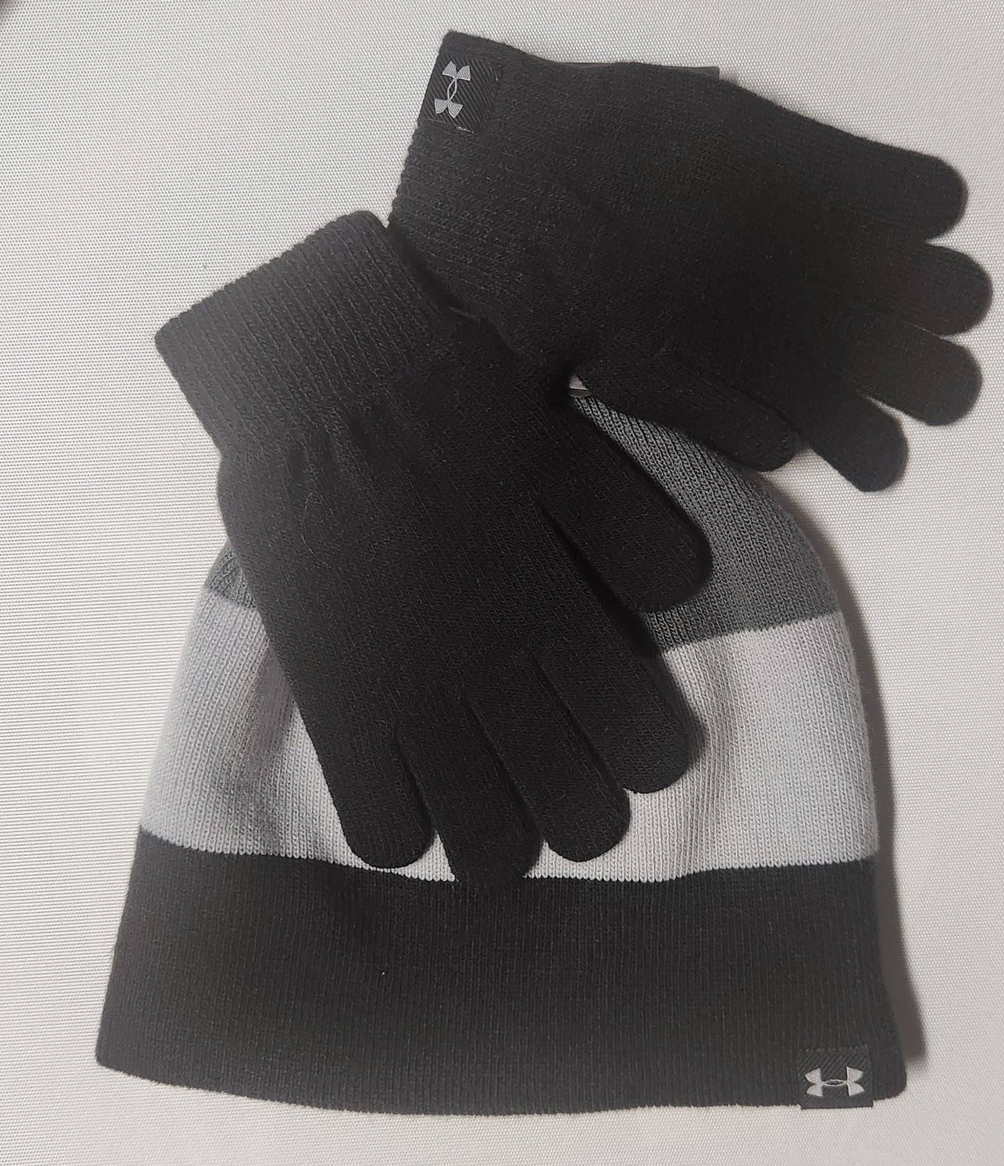 Under Armour Boys Beanie and Gloves Combo