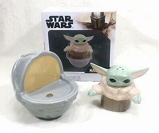 Star Wars Mandalorian The Child (Baby Yoda) Stackable Salt and Pepper Shakers